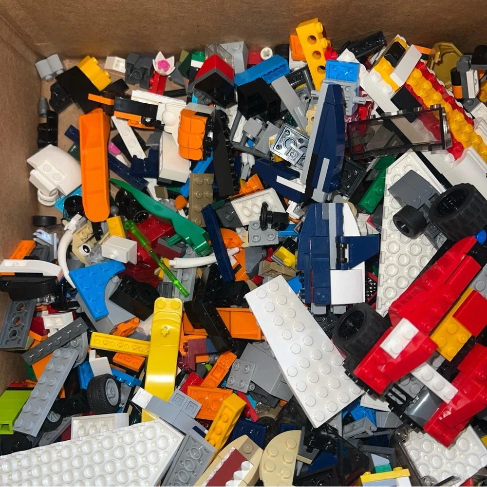 LEGO 5 LB Bulk Lot Mixed Themes Bricks Parts Pieces Assorted Lot